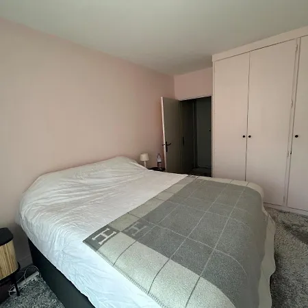 Eiffel Tower 2 Bedrooms 2 Double Beds 2 Sofa Beds Parking Apartment Paris