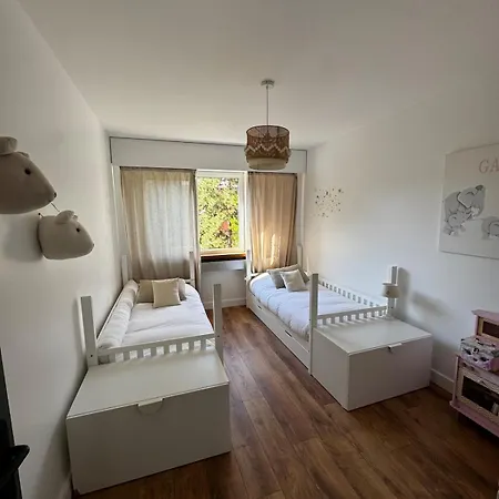 Eiffel Tower 2 Bedrooms 2 Double Beds 2 Sofa Beds Parking Apartment Paris
