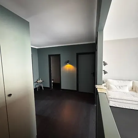 Eiffel Tower 2 Bedrooms 2 Double Beds 2 Sofa Beds Parking *