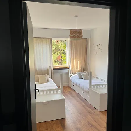 Eiffel Tower 2 Bedrooms 2 Double Beds 2 Sofa Beds Parking Apartamento París