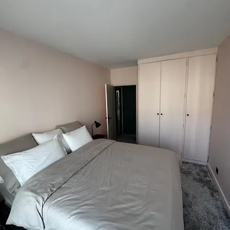 Eiffel Tower 2 Bedrooms 2 Double Beds 2 Sofa Beds Parking Apartamento *