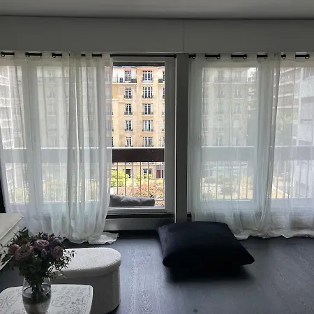 Eiffel Tower 2 Bedrooms 2 Double Beds 2 Sofa Beds Parking Paris