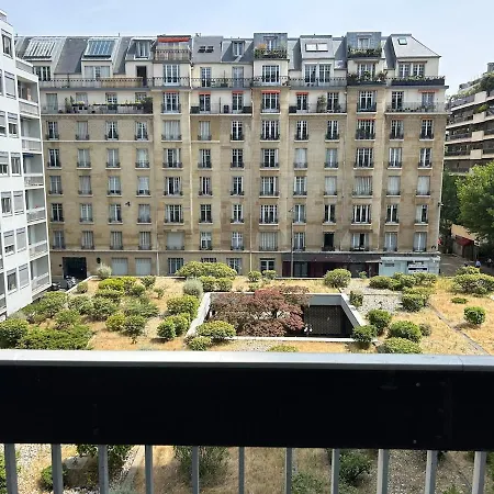 Apartamento Eiffel Tower 2 Bedrooms 2 Double Beds 2 Sofa Beds Parking París